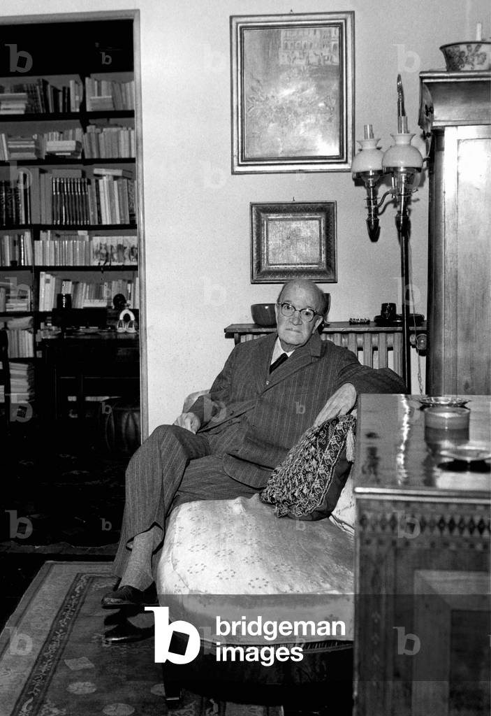 Rome, 10/1965. Portrait du poete italien Emilio Cecchi (1884 - 1966) chez lui. © Farabola/ Leemage