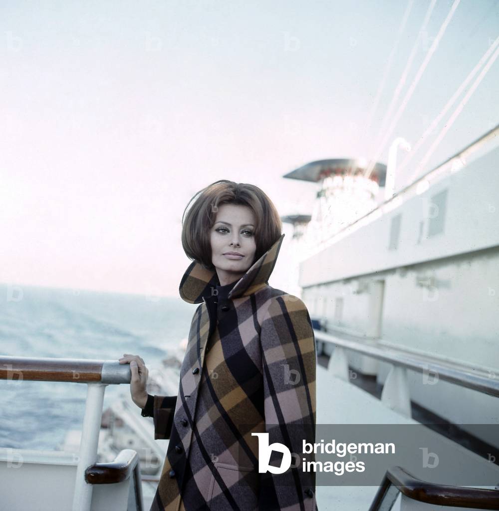 Sophia Loren during a trip on transatlantic Raffaello, 1971 (photo)