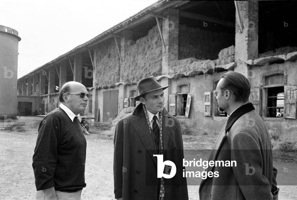 Gian Maria Volonte with director Francesco Rosi during the shooting of 