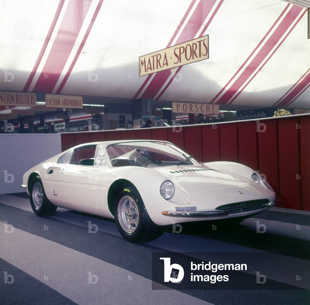 Car show, Ferrari 365 P 3-seater model, Paris, 1966 (photo)