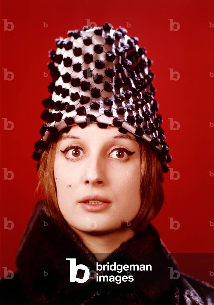 Mina Mazzini wearing a little hat, 1960s (photo)