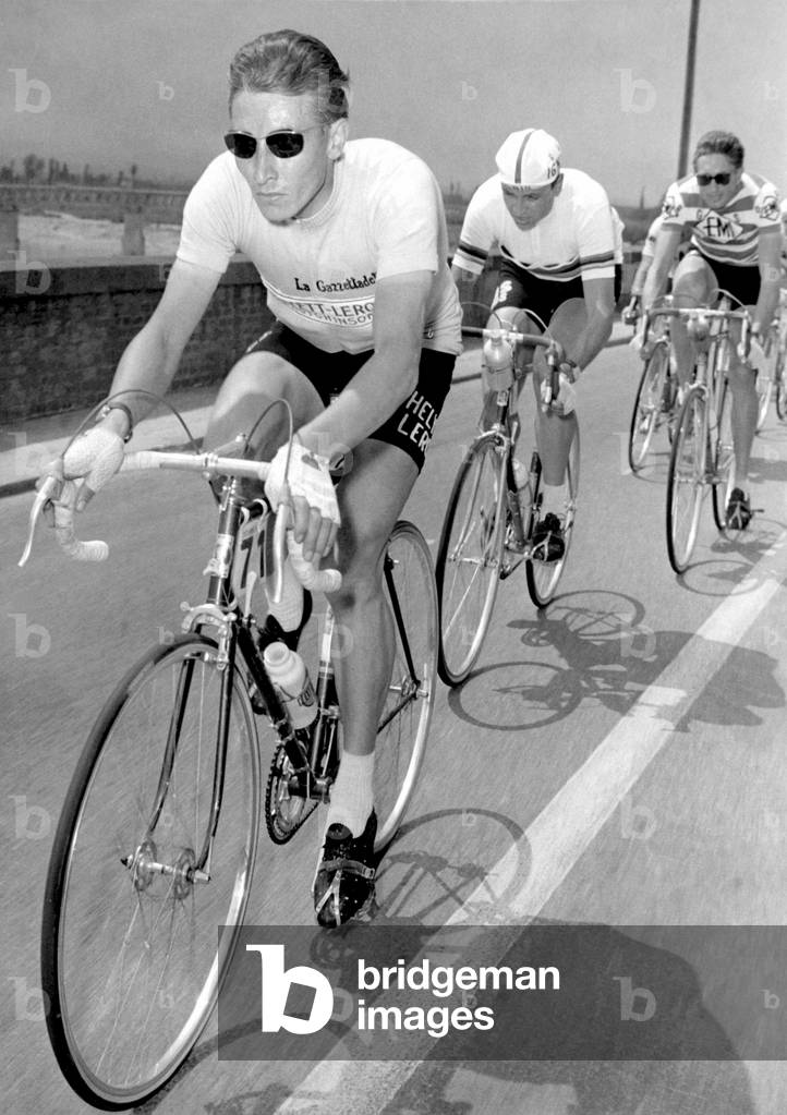 42th Italy Tour cyclist Jacques Anquetil (1934-1987) & Ercole Baldini in 24/05/1959 (b/w photo)