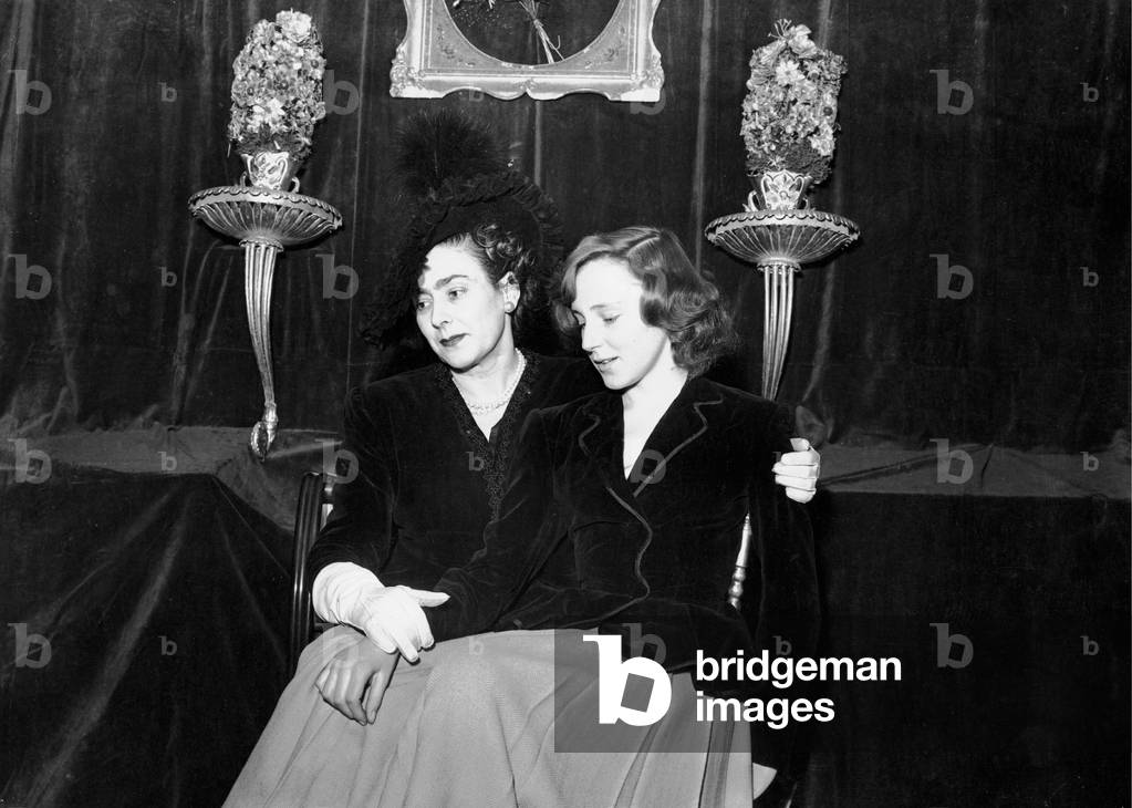 Countess Wally Toscanini and her daughter Emanuela, Milan, 1946 (b/w photo)