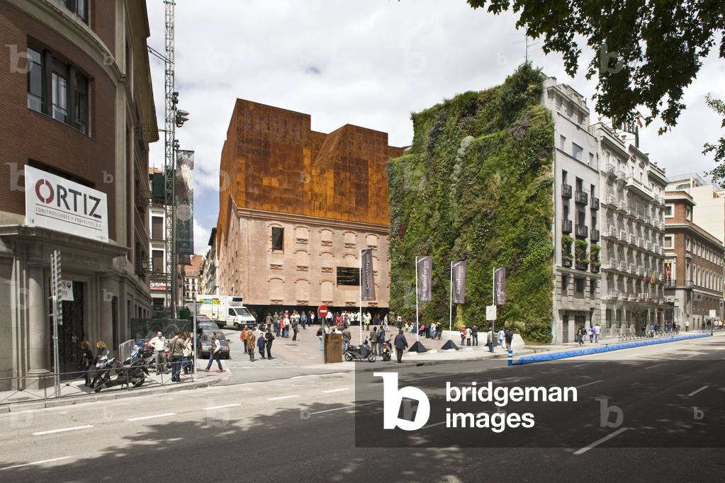 La Caixa Forum, Paseo del Prado 36 in Madrid (Spain). Architects Jacques Herzog and Pierre de Meuron, 2008. Vegetal wall of Patrick Blanc. Photography 22/05/08.