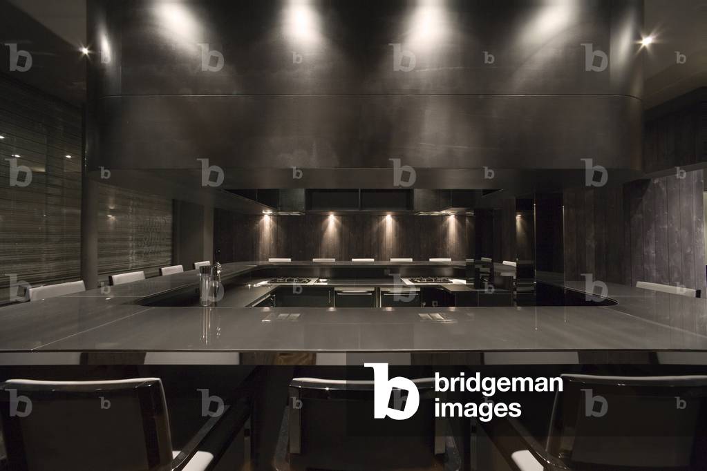 Guilo restaurant, 8 rue Garreau, Paris 18. Architecture by Christophe Pillet, 2008. Photography 10/03/08