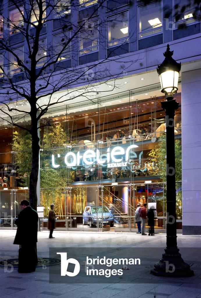Atelier Renault, Avenue des Champs Elysees (Champs Elysees), Paris 8. Architecture of Franck Hammoutene -