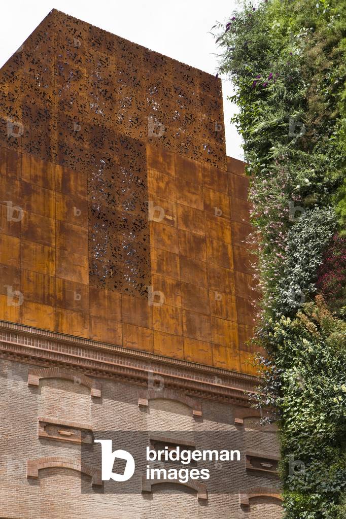 La Caixa Forum, Paseo del Prado 36 in Madrid (Spain). Architects Jacques Herzog and Pierre de Meuron, 2008. Vegetal wall of Patrick Blanc. Photography 22/05/08.
