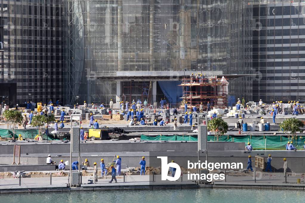 The construction sites at the foot of the Burj Dubai Tower in Dubai (UAE). Architects SOM, (Skidmore, Owings, Merrill), construction 2009. Photography 17/12/09.
