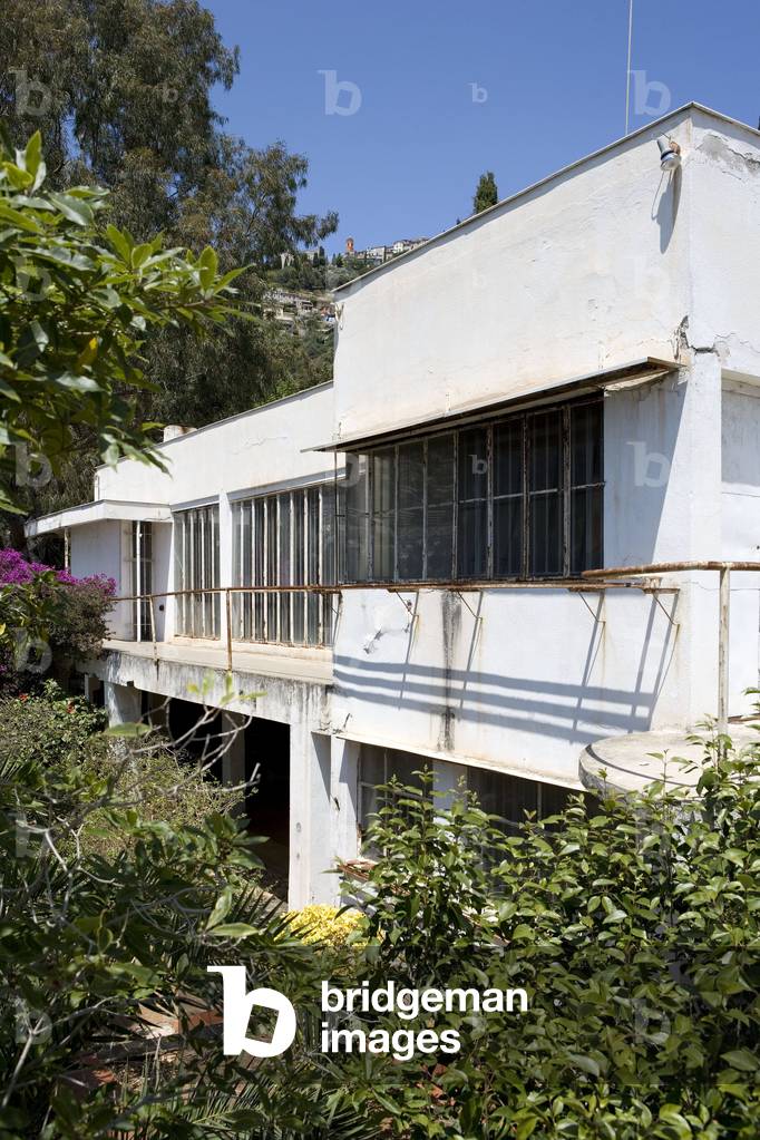 Maison d'Eileen Gray in Roquebrune Cap Martin (Alpes Maritimes). Architects Jean Badovici (1893-1956) and Eileen Gray (1878-1976, 1929. Photography 25/06/08.
