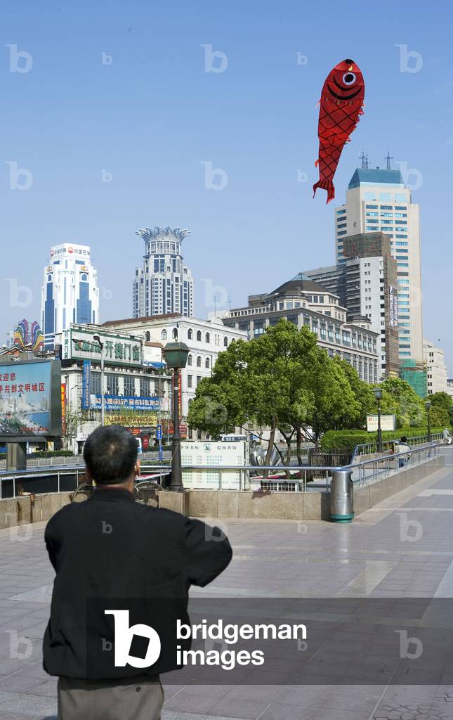 The Bund has Shanghai, China. Photography 21/04/05.