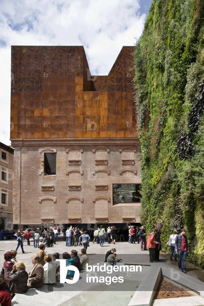 La Caixa Forum, Paseo del Prado 36 in Madrid (Spain). Architects Jacques Herzog and Pierre de Meuron, 2008. Vegetal wall of Patrick Blanc. Photography 22/05/08.