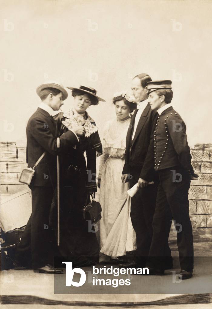 Tipping on holiday, from the 'Fantaisies' series, 1900 (b/w photo)