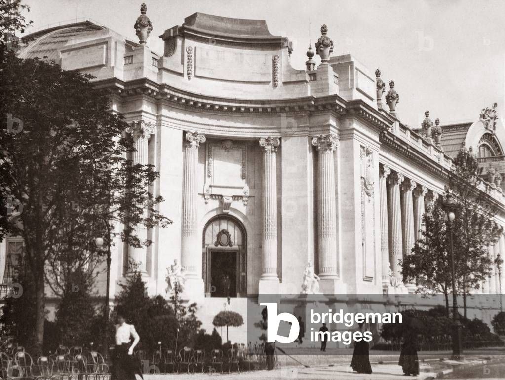 The Grand Palais at the Exposition Universelle, Paris, 1900 (b/w photo)