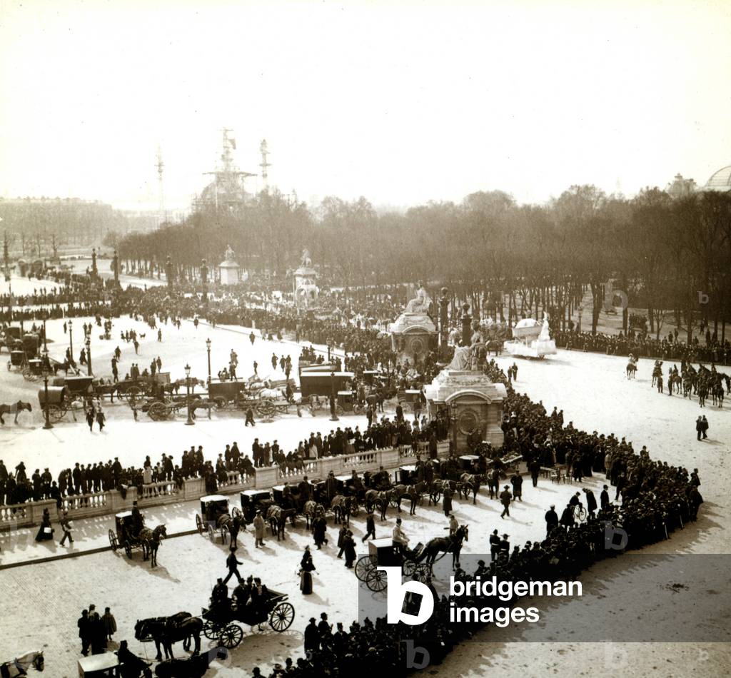 The Arrival of Carriages at the Exposition Universelle, Paris, 1900 (b/w photo)