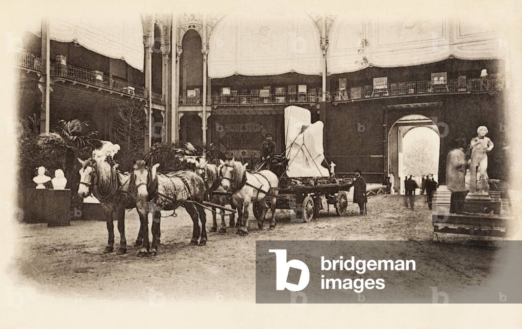 Grand Palais, Salon des Artistes Francais, transport of sculpture, May 1903 (photo)