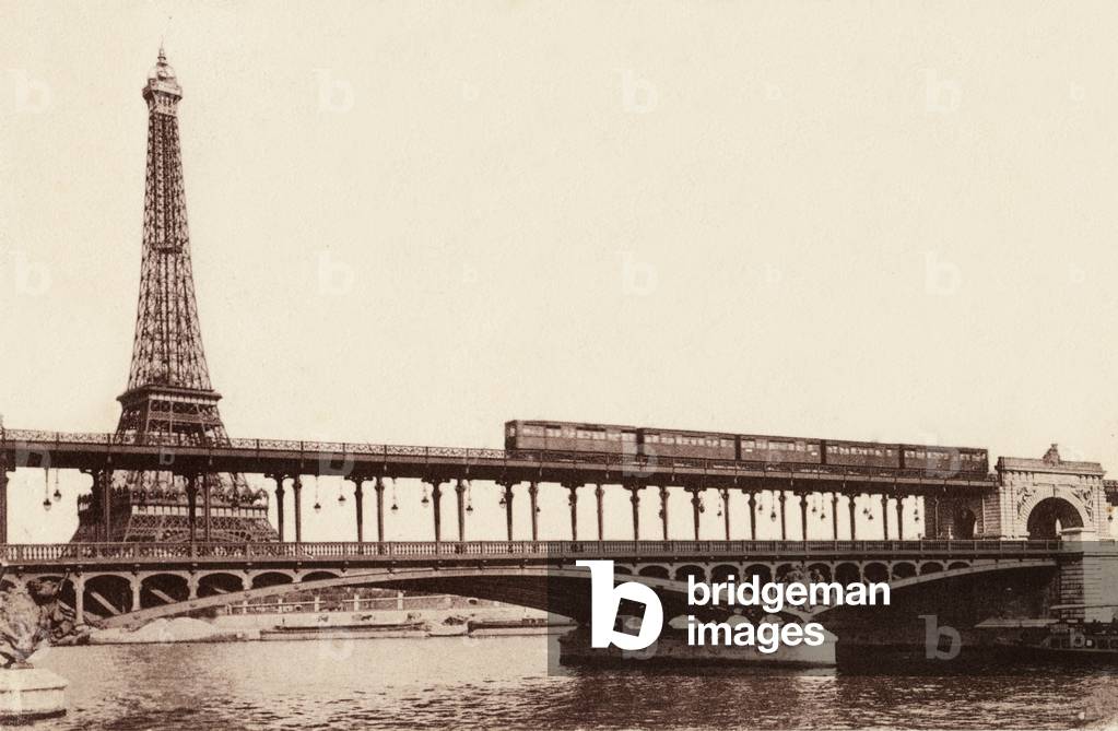 The metro on the Passy Bridge, Paris, 1900 (b/w photo)
