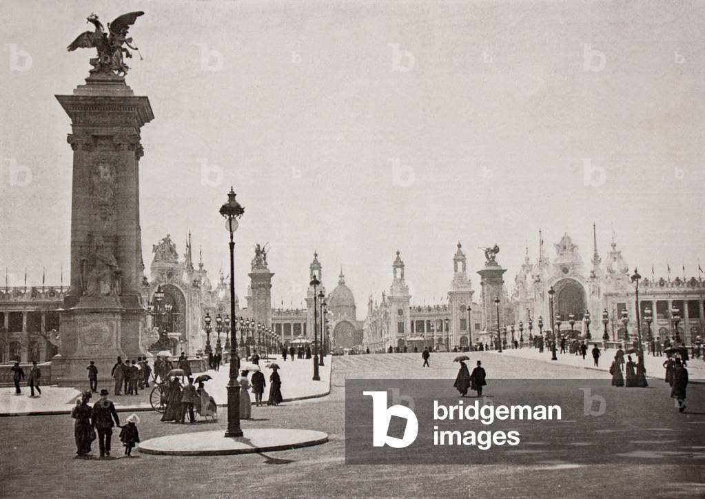 Central avenue of the Esplanade des Invalides, at the Exposition Universelle, Paris, 1900 (b/w photo)