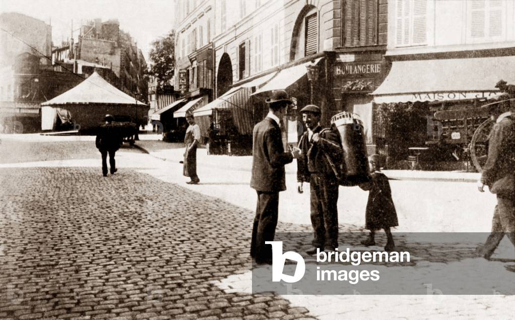 Merchant, Paris, 1900 (b/w photo)
