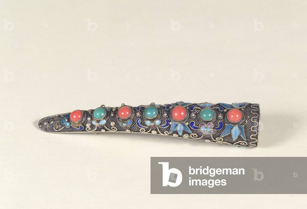 1978-35 Silver Fingernail Protector, decorated with Semi-Precious Stones, Chinese, 19th century