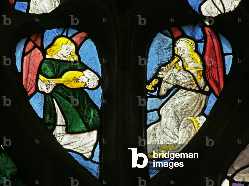 Window depicting musical angels with shawm and lute, 1505-10 (stained glass)