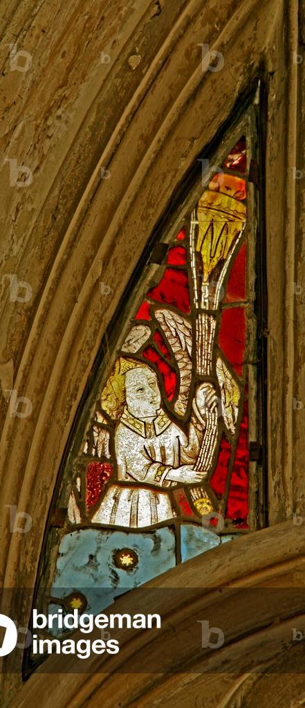 Window n2 depicting an angel with a censer (stained glass)