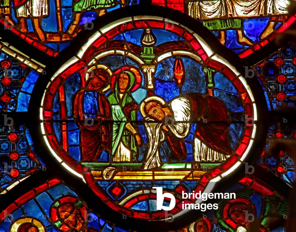Window w0 depicting St Peter, St James and St John at the Sepulchre of the Resurrection (stained glass)