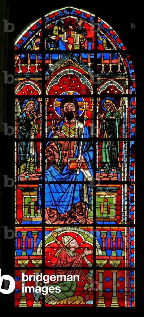 Window w100 depicting Christ in Glory (stained glass)