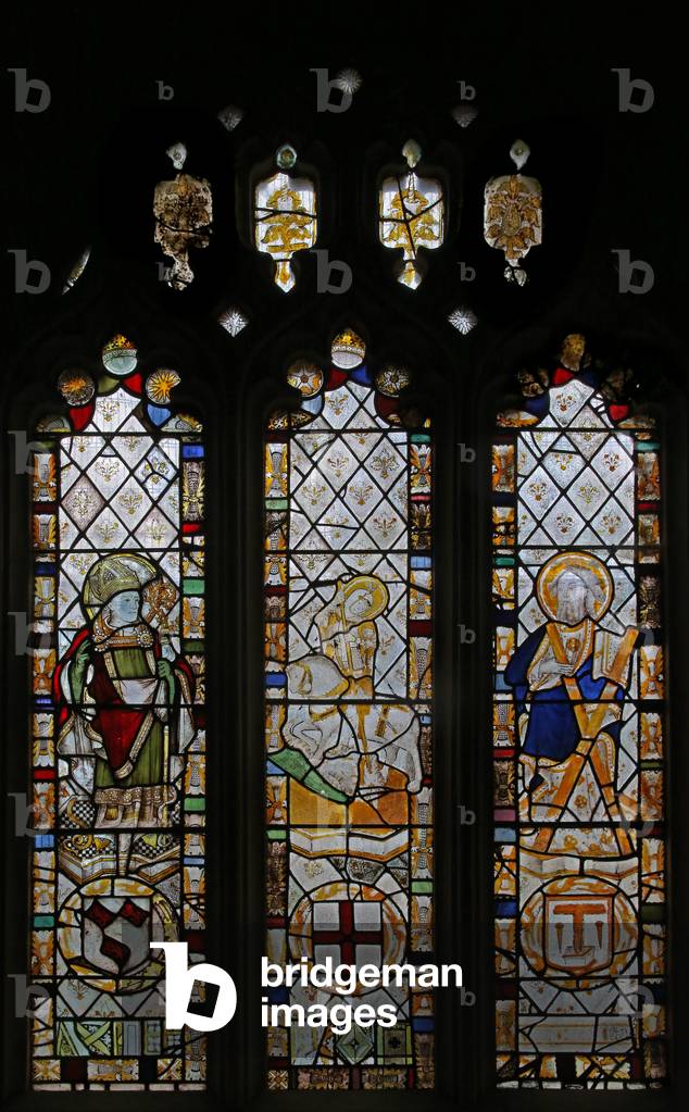 Window n3 depicting St Patrick, St George, St Andrew (stained glass)