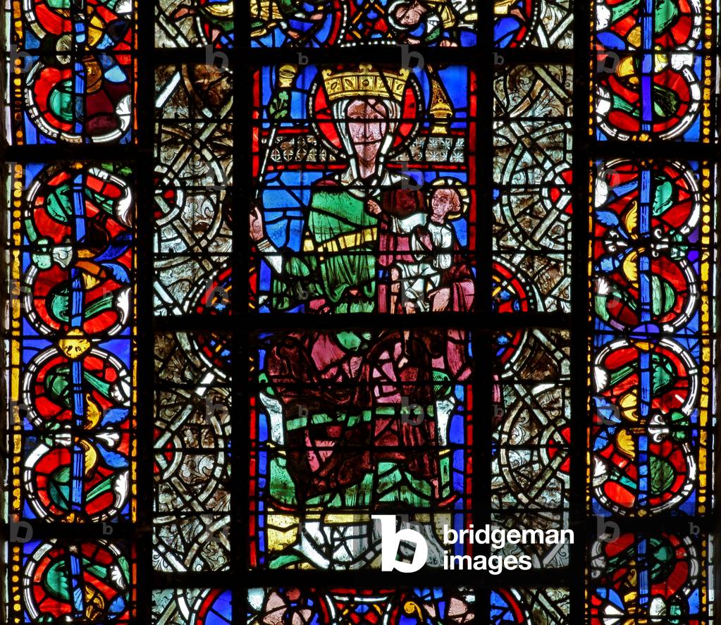Window w129 depicting the Virgin and Child (stained glass)