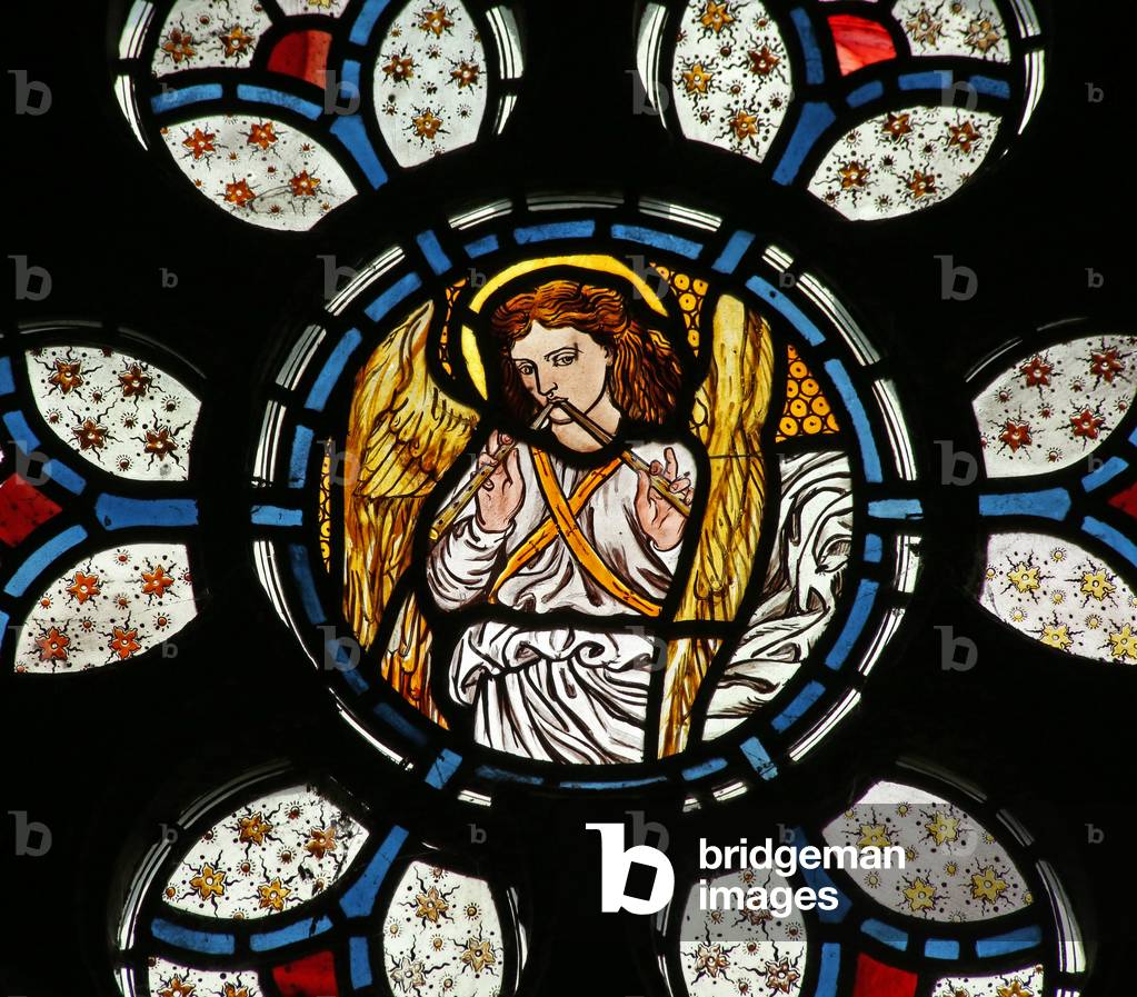 Angel playing the pipes (stained glass)