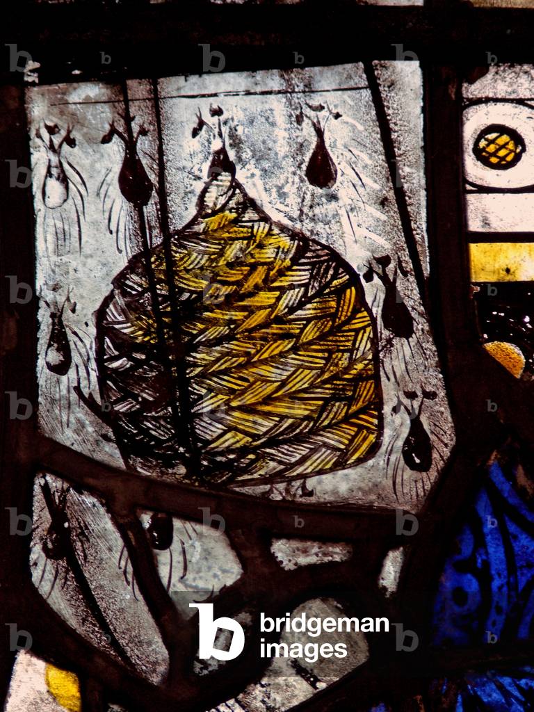 Window w5 depicting a detail of clothing (stained glass)