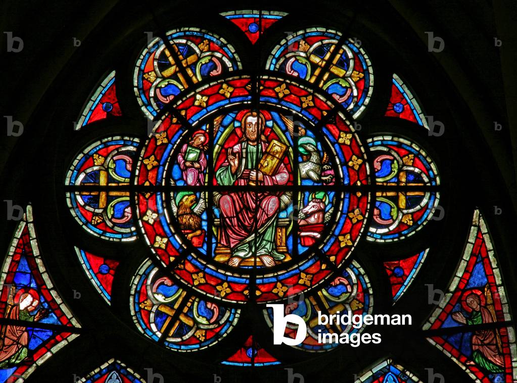 Window w200 depicting a rosette: Christ surrounded by Evangelist symbols (stained glass)