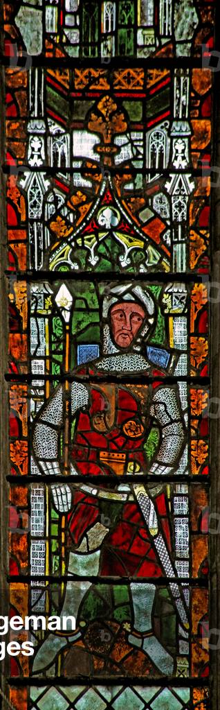 Window n4 depicting a Fitzhamon knight (stained glass)