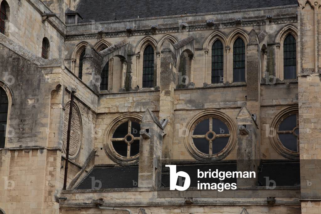 Depicting the oculi /rose windows on the south side