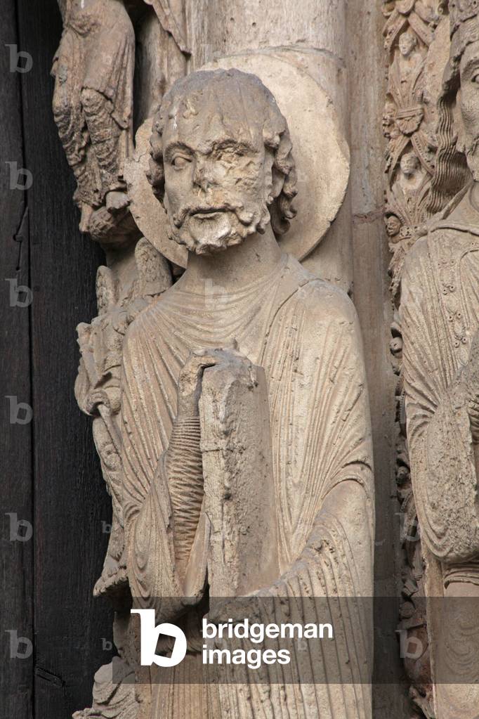 Chartres, Cathedral: West portal, central bay, an Old Testament figure (photo)