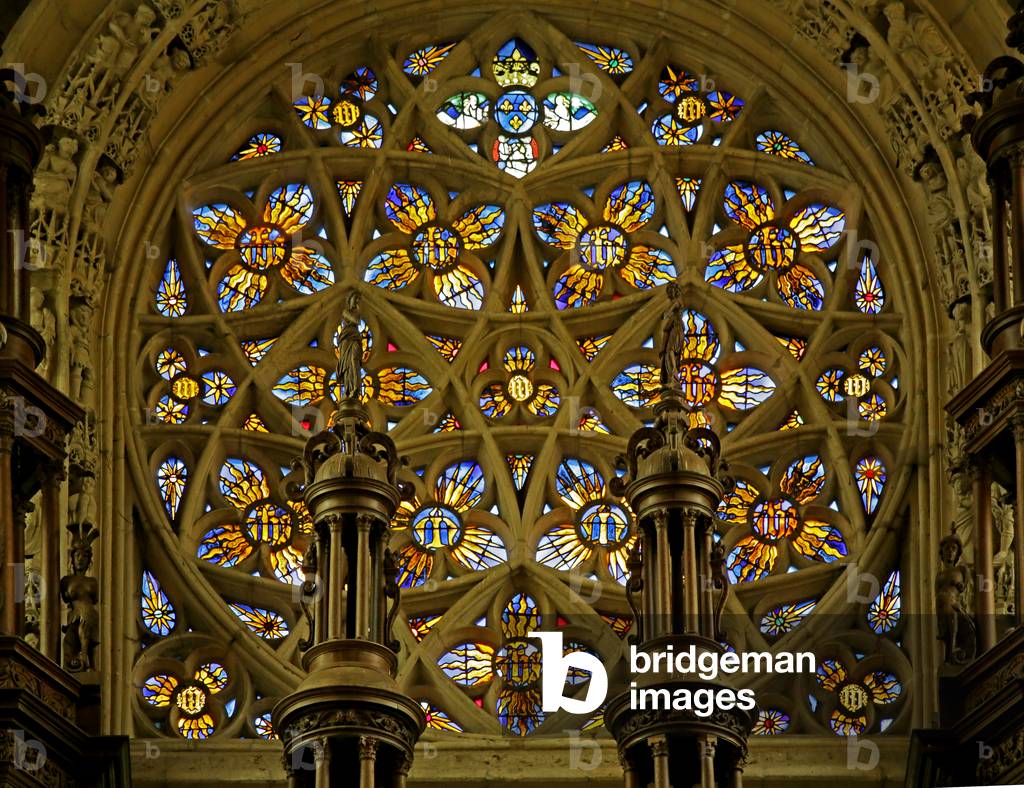 Window depicting the Rose Window, flaming Suns (stained glass)