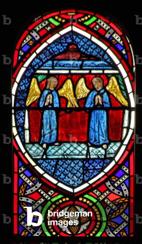 Window Ew depicting two angels (stained glass)