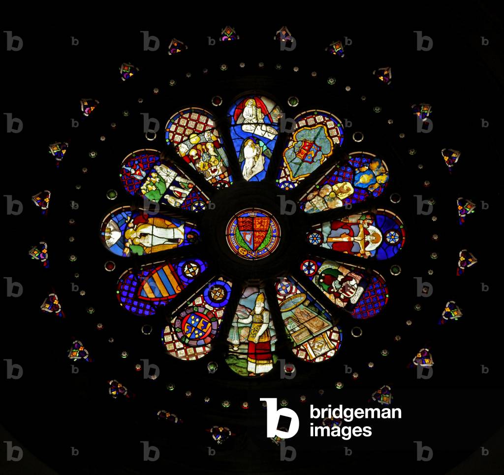 The west rose window with various reset panels (rose window - internal)