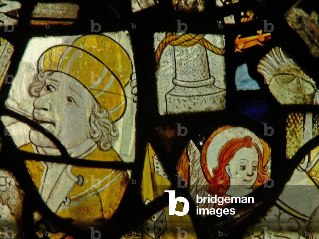 Window S4 depicting fragments (stained glass)