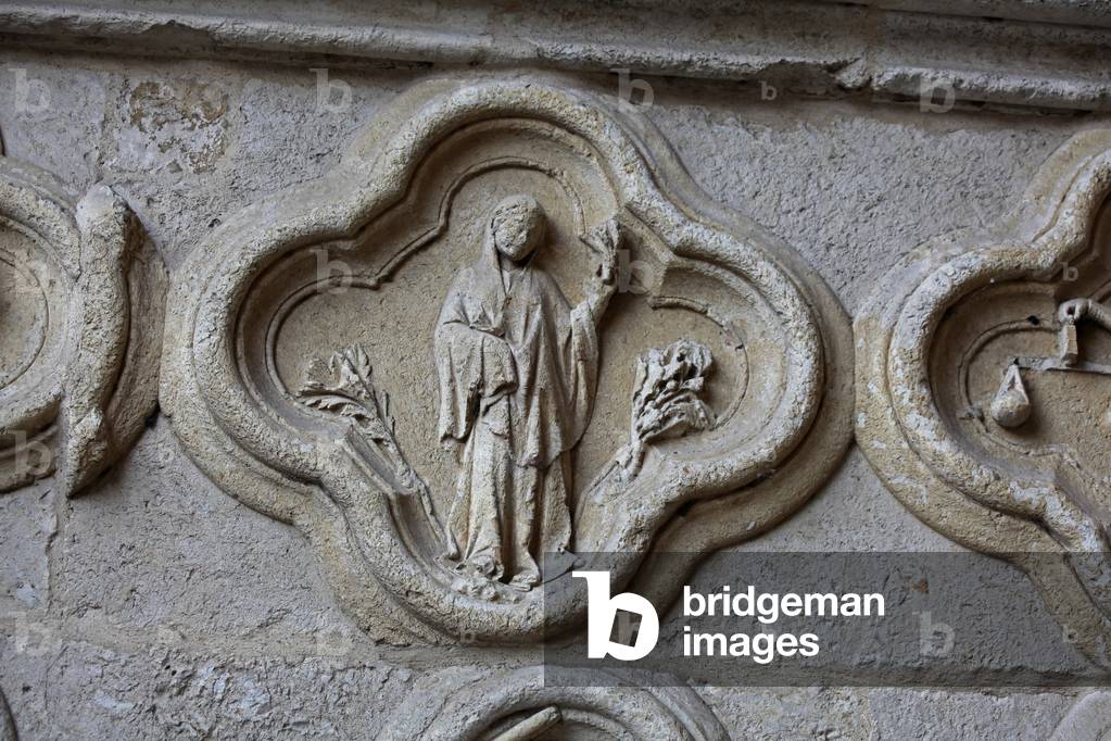 Amiens, cathedral, W façade, north door: Sign of the Zodiac: Virgo,  (photo)
