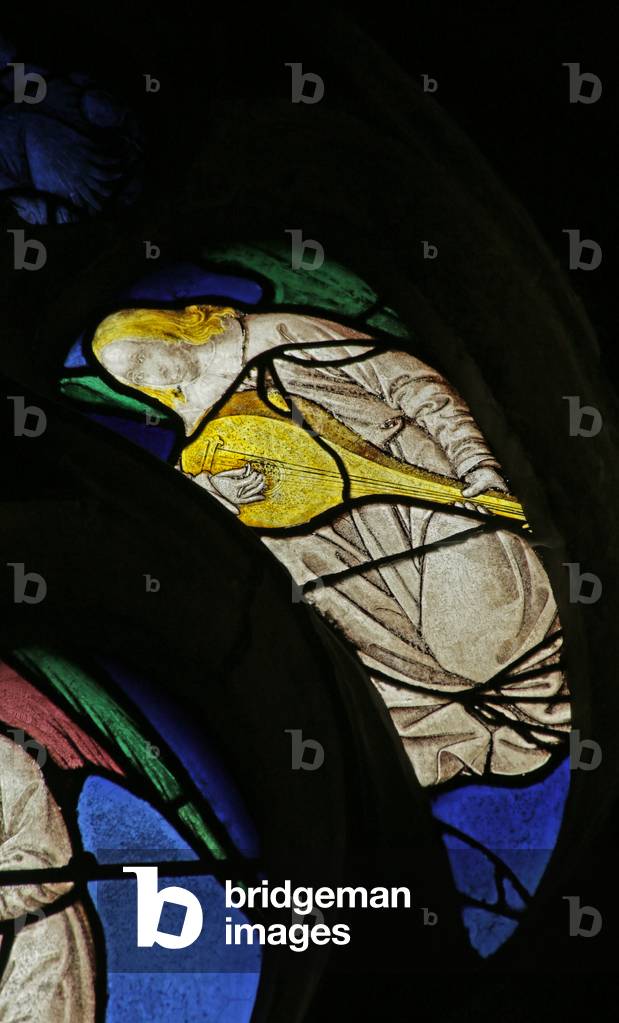 Window depicting musical Angel with lute (stained glass)