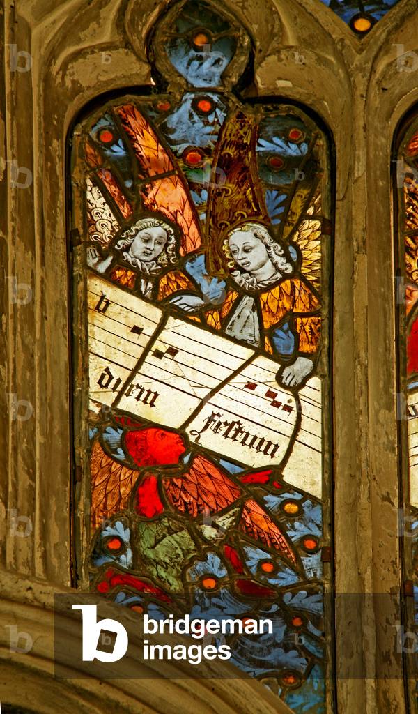 Window n2 depicting the angelic choir with musical score (stained glass)