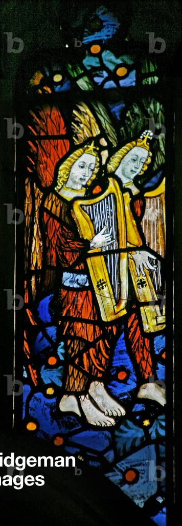 Window s1 depicting musician angels with harps (stained glass)