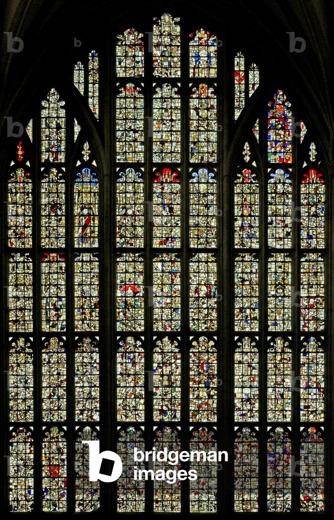 Window Ww depicting fragmentary remains (stained glass)