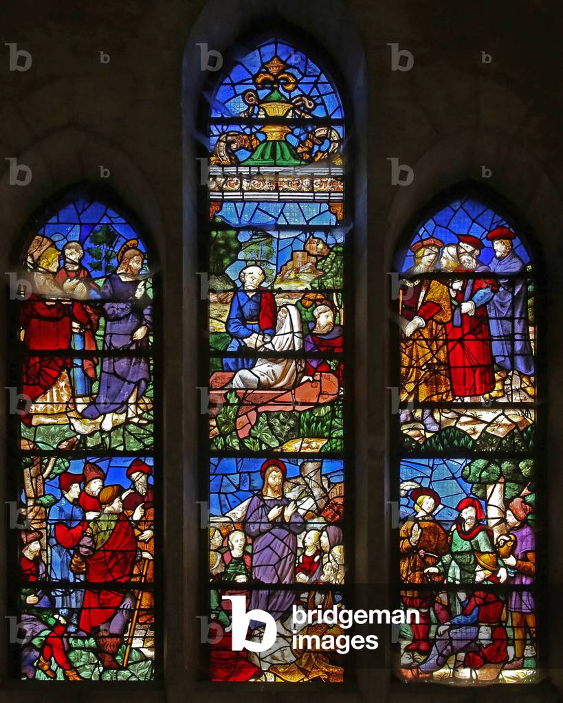 Window w38 depicting Christ preaching and the raising of Lazarus (stained glass)