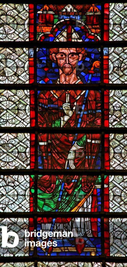 Window w109 depicting an Archbishop (stained glass)
