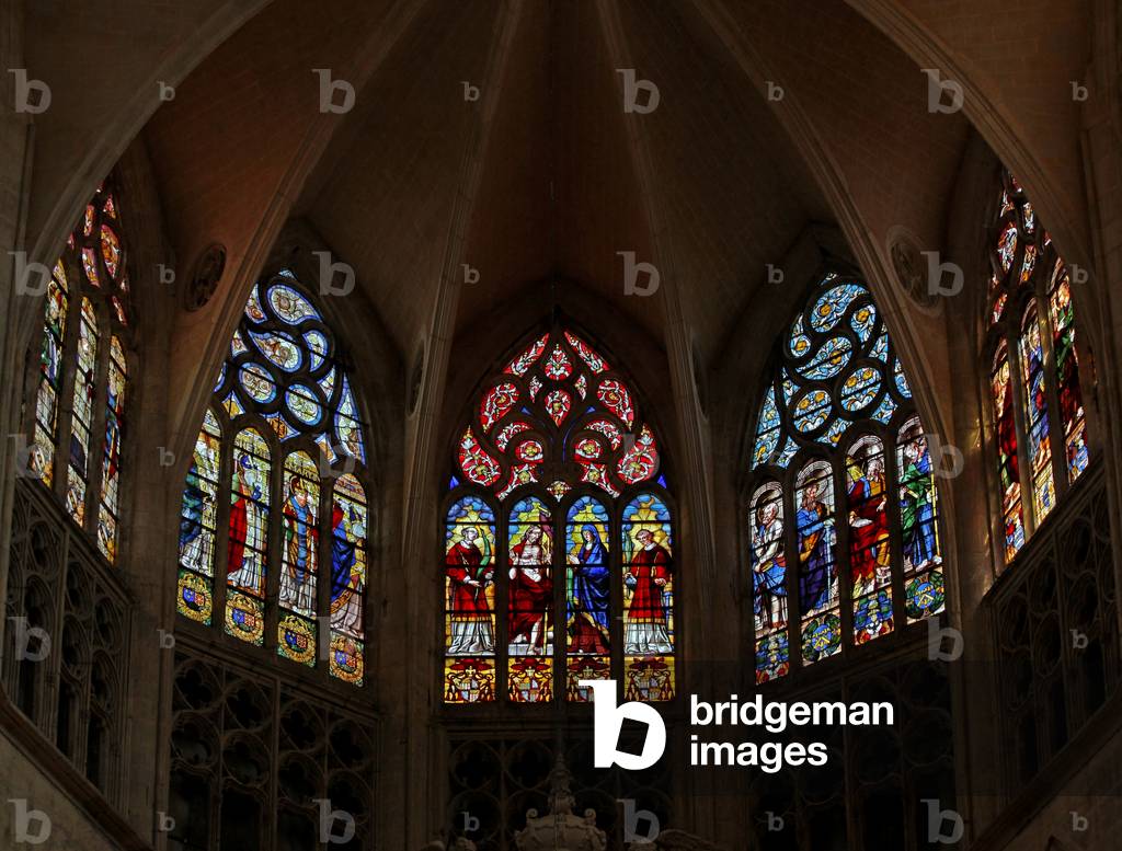 Window depicting a view of the east end of the choir (stained glass)