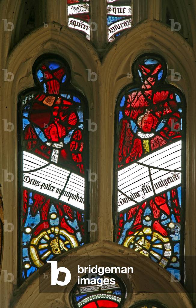 Window Ew depicting angels on wheels with antiphons (stained glass)