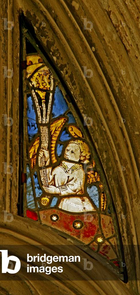 Window n2 depicting an angel with a censer (stained glass)