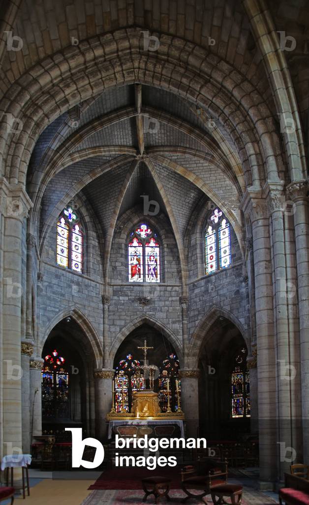 Window  depicting the view to the east with windows w1 and w2 concerned with the Brotherhood of the Eucharist behind the altar (view)